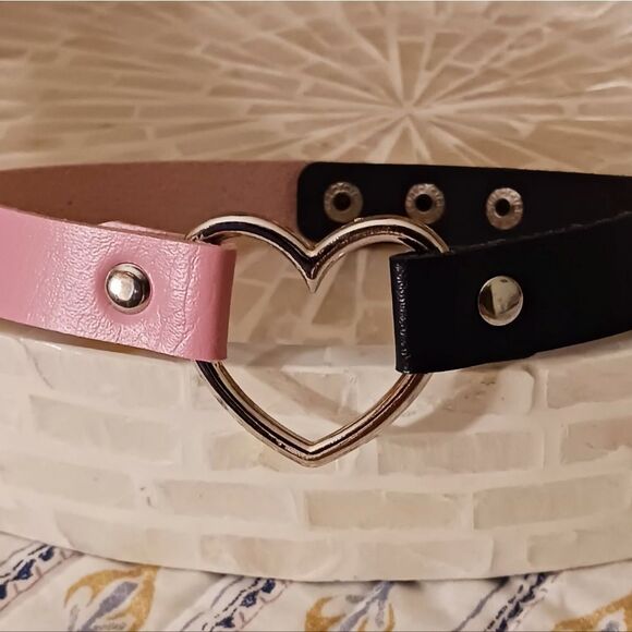 Pink & Black Heart Pendant Choker Necklace - Picture 6 of 6